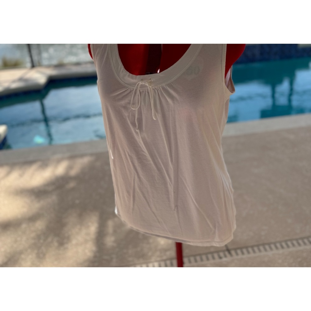 LIZ CLAIBORNE Woman size 2X top with tie feature on sweetheart neckline
